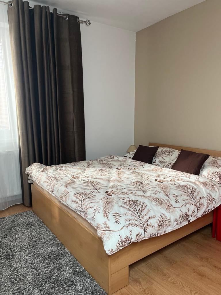 Apartmanovy Dom Adriana Зуберец Екстериор снимка